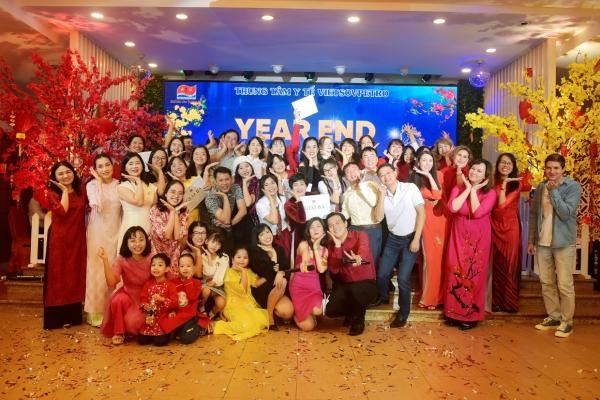 Tiệc Tất Niên 2025