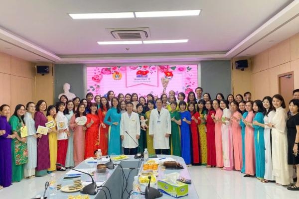 Meeting Chào Mừng Ngày Quốc Tế Phụ Nữ 8/3