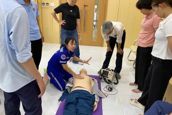 ĐÀO TẠO ACLS CHO ĐỘI NGŨ Y BÁC SĨ VIỆT – NGA